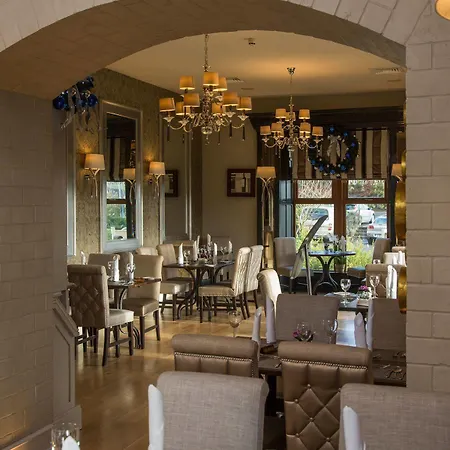 Errigal Hotel 4*
